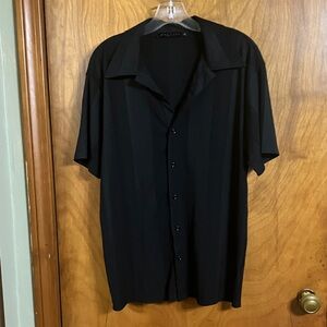 Men's Black Short-Sleeve Button-Down Shirt